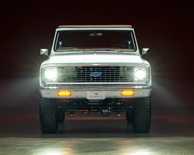 Chevrolet K5 Blazer_LED Headlights