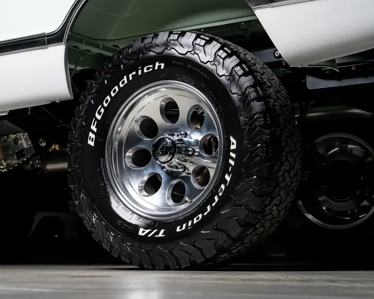 Chevrolet K5 Blazer_BFGoodrich Tires And Chrome Wheels