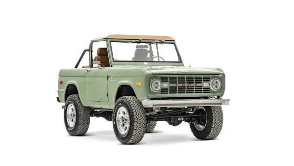 1976 Boxwood Green Ford Bronco_6 Passenger Side Front 
